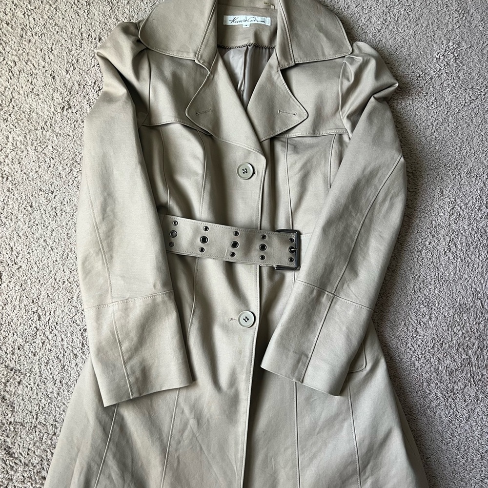 Size M women’s trench coat from Kenneth Cole